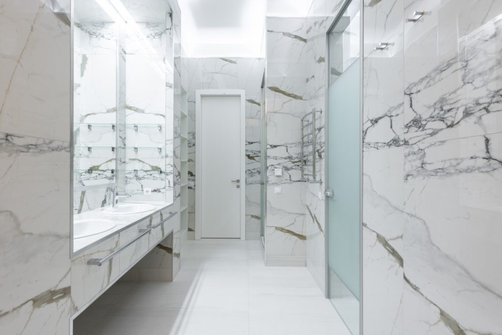 5 Commonly Used Materials for Commercial Bathroom Partitions CS