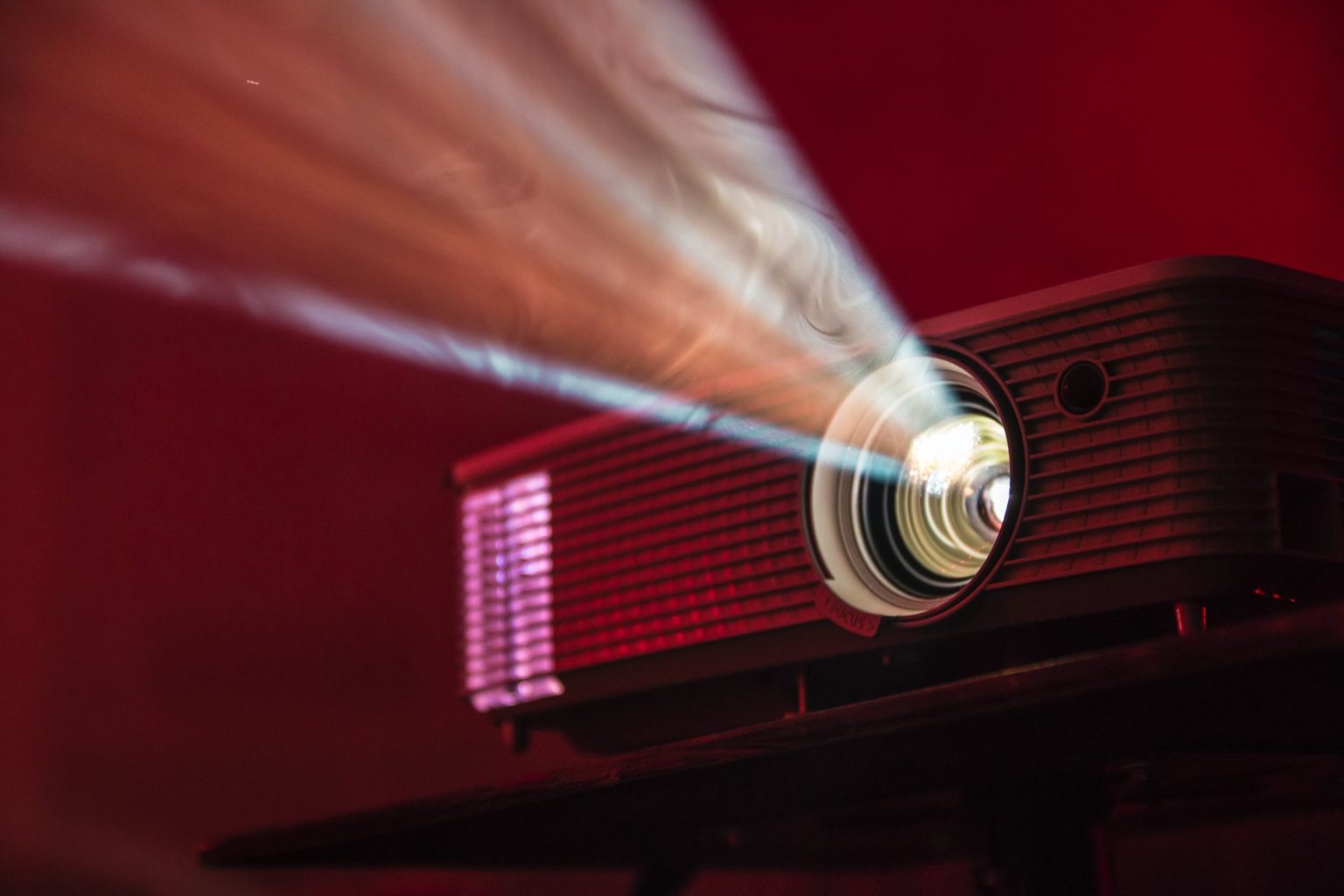 What You Need to Look for When Buying a Projector CS Installers